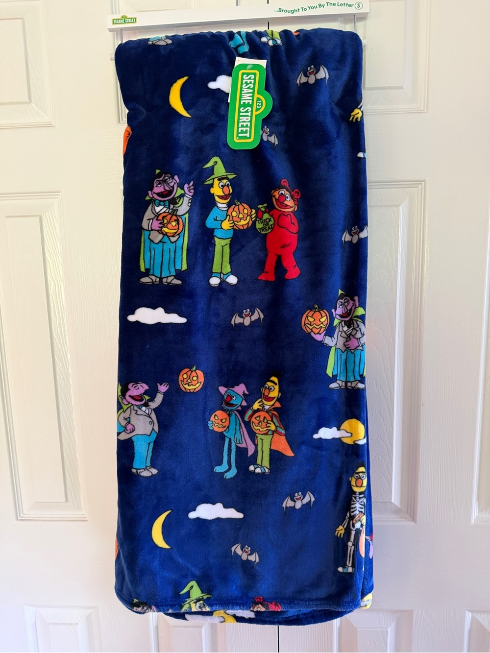 New Sesame Street Plush Throw Blanket Halloween Cookie Monster Elmo 50 x 70 Blue